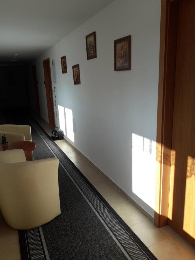 Penzion Na Hrazi Poděbrady Exteriör bild