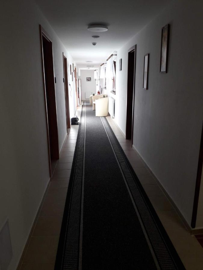 Penzion Na Hrazi Poděbrady Exteriör bild