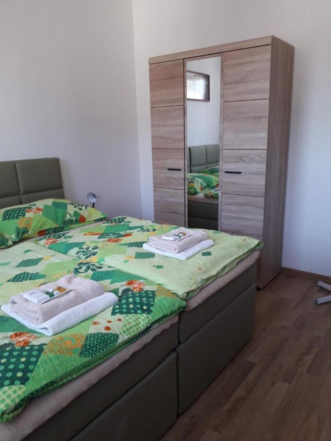 Penzion Na Hrazi Poděbrady Exteriör bild